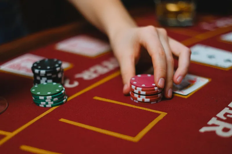 Jouer avec des Crédits Gratuits Change-t-il Vraiment Notre Façon de Miser ?